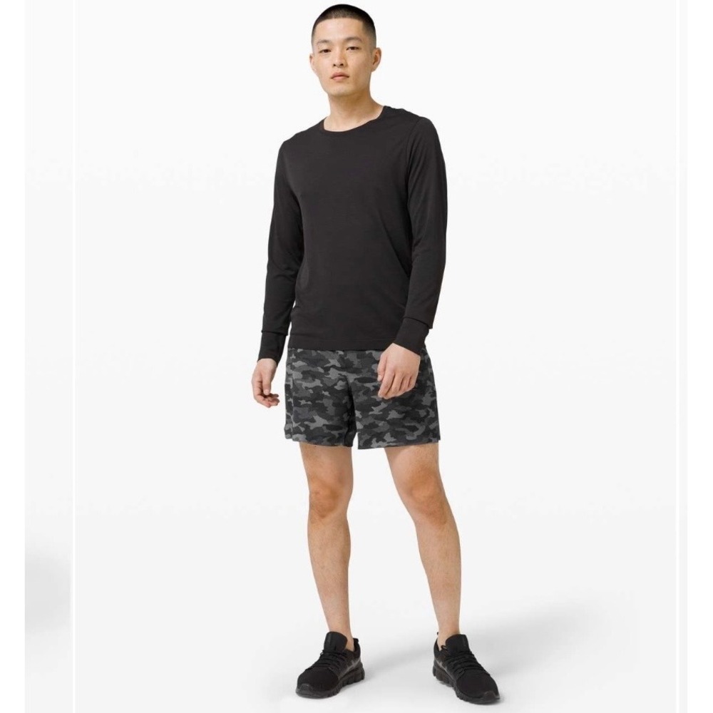 Lululemon Surge Short *Liner 6"
Variegated Mesh Camo Black Size medium